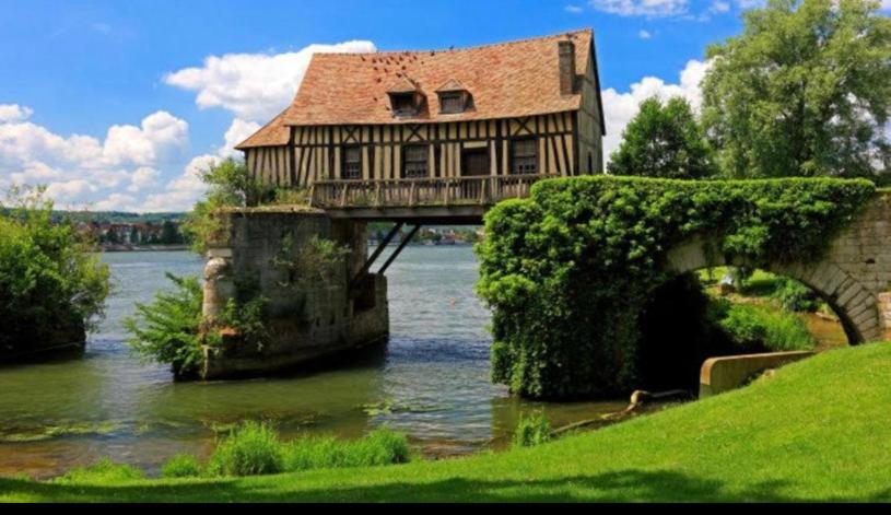 Logement Convivial, Charmant Et Spacieux Saint-Marcel  Luaran gambar